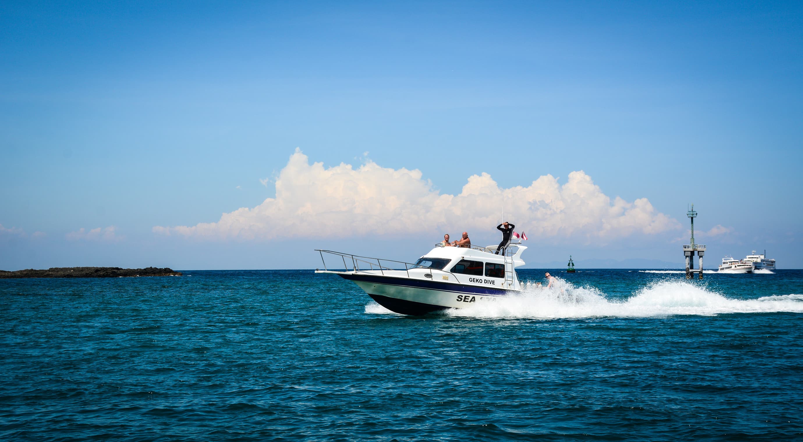 Lautania Fast Boat Background